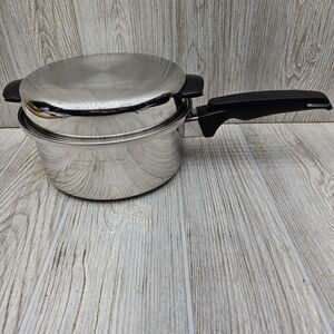 Vintage Royal Queen Multi-Core‎ 5 Ply 2 Qt Sauce Pan Great Condition W Dome Lid